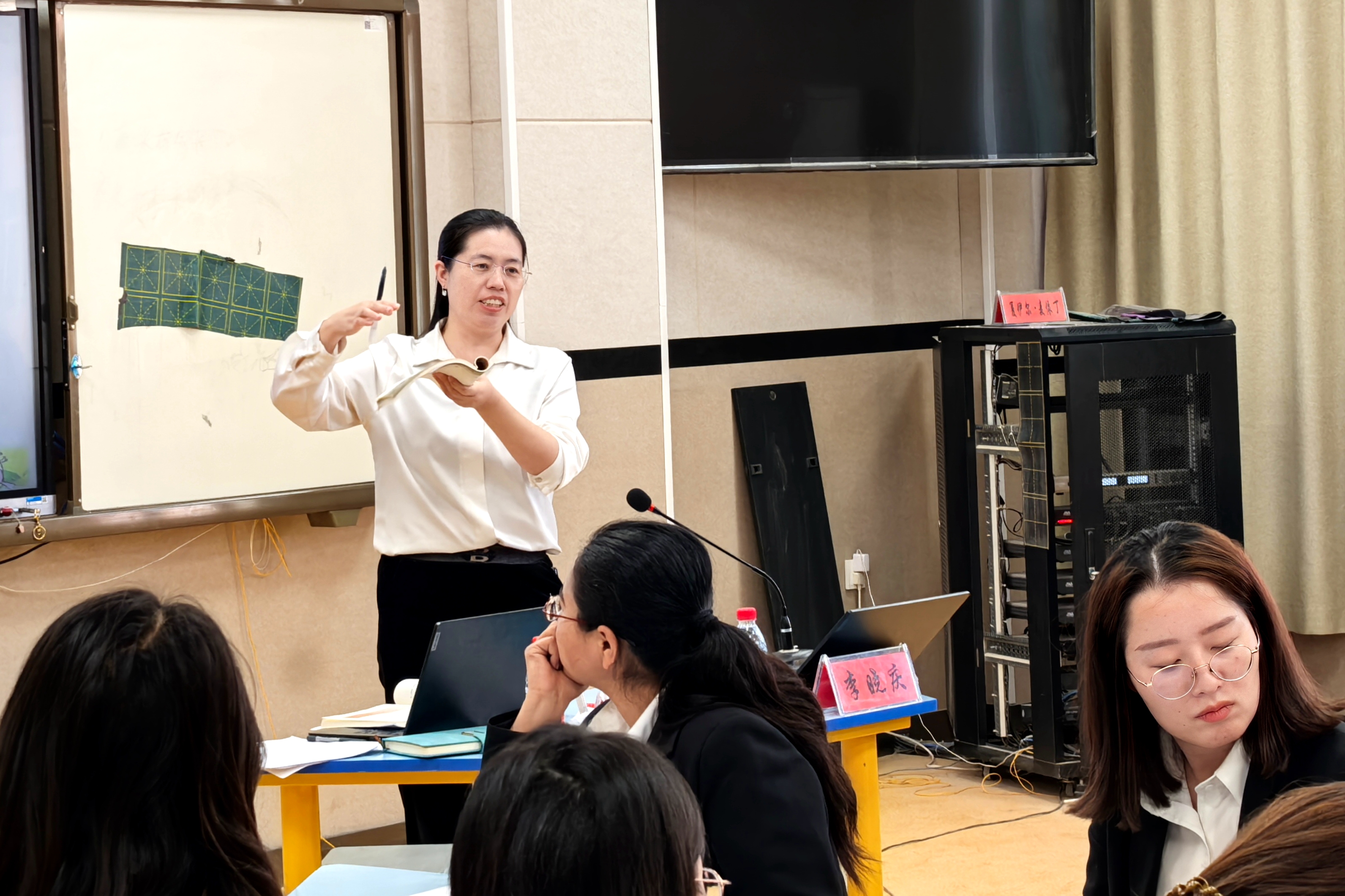 14 李晓庆老师指导.jpg