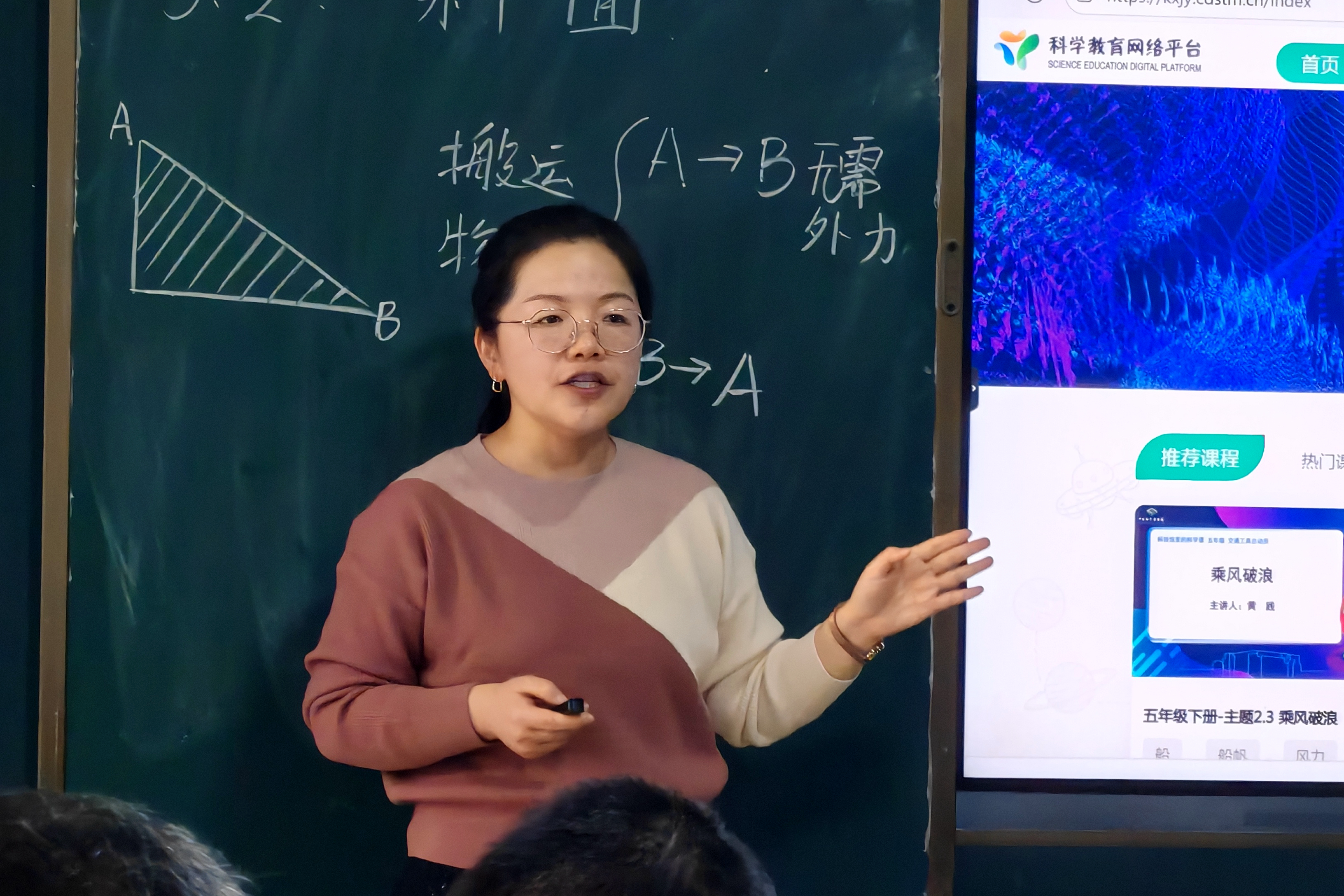 图4 王阿习老师开展指导.jpg