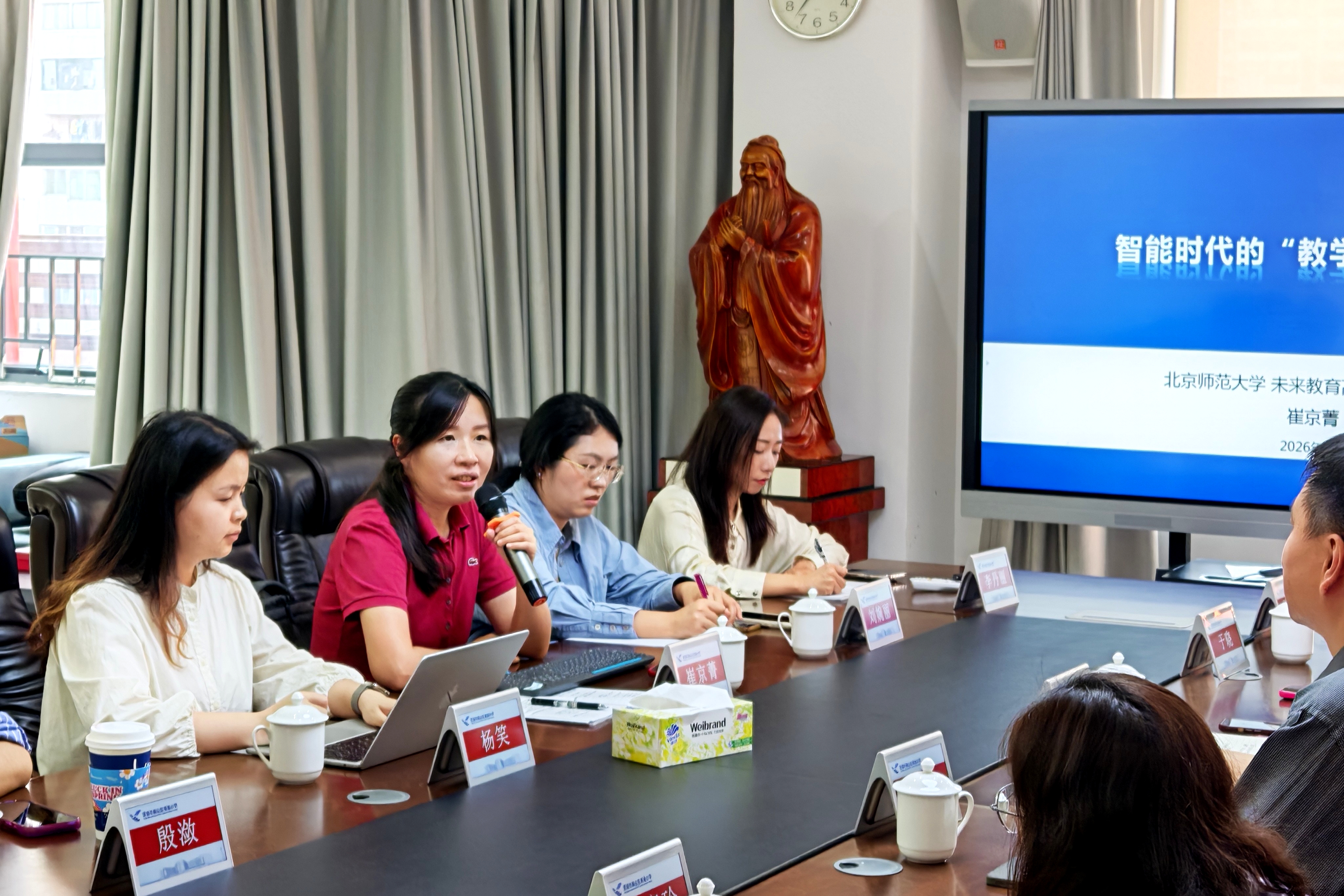 图5 南油小学活动现场.jpg