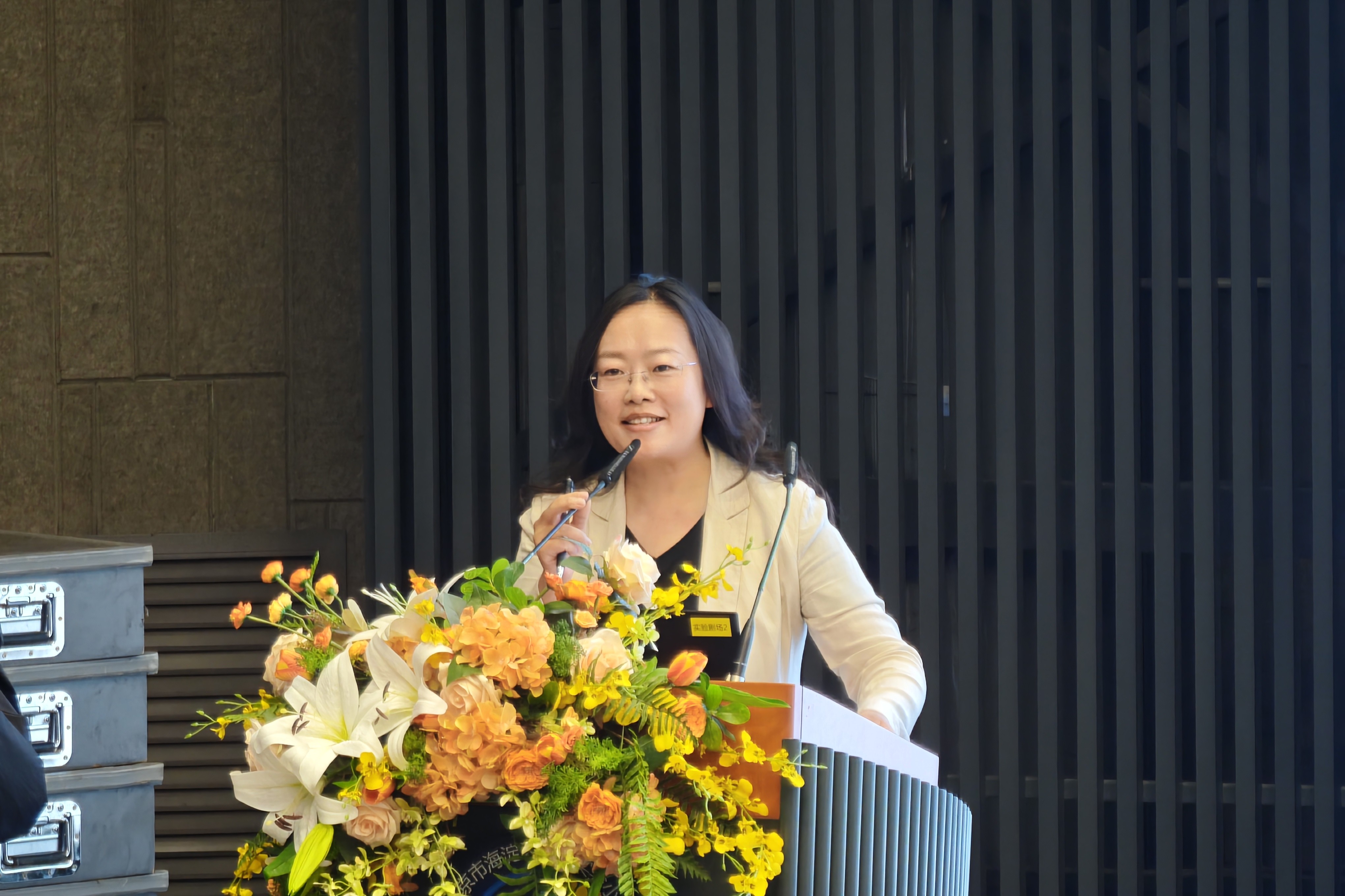 图6 杨青青点评指导.jpg
