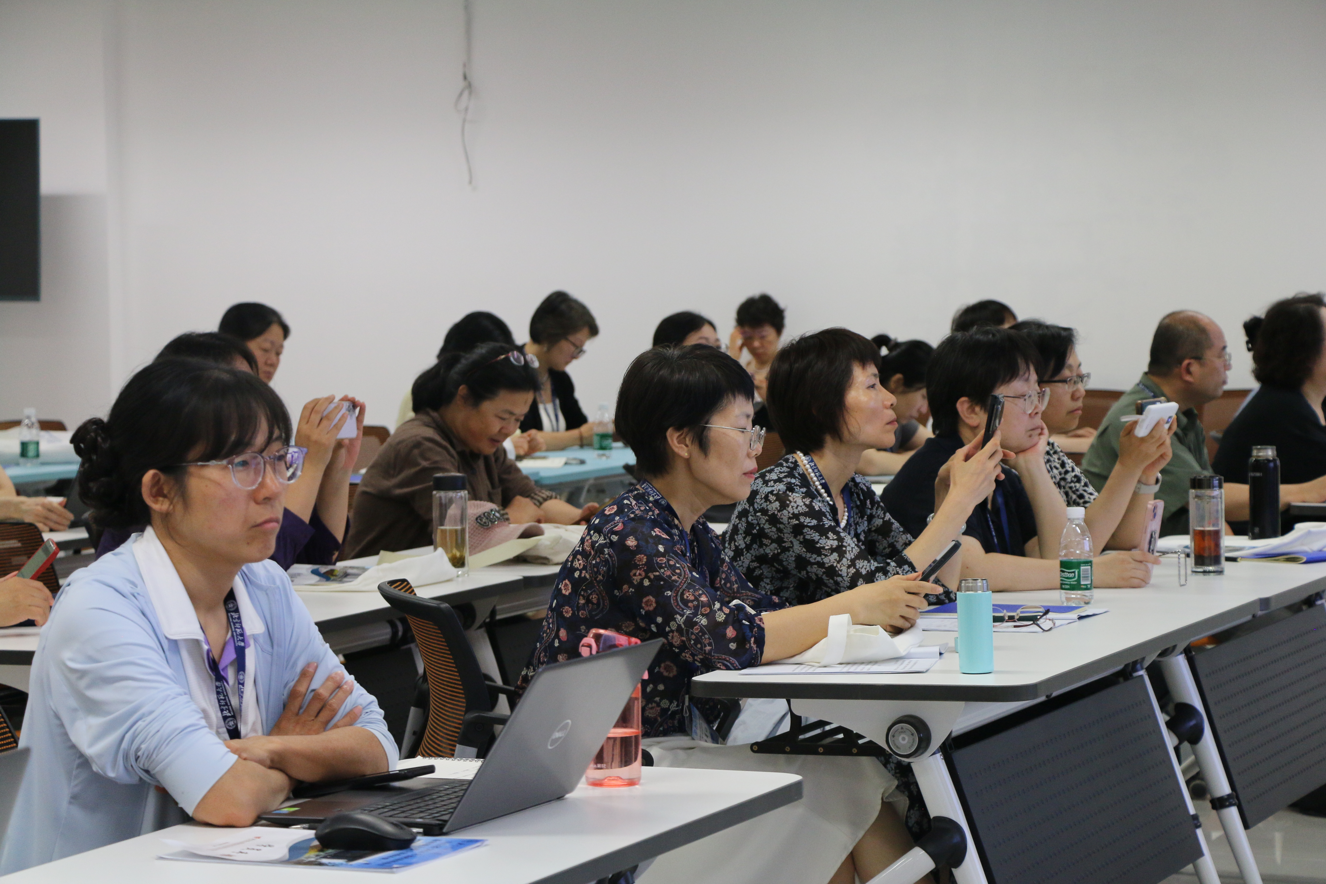 图4培训教师提出疑问.JPG