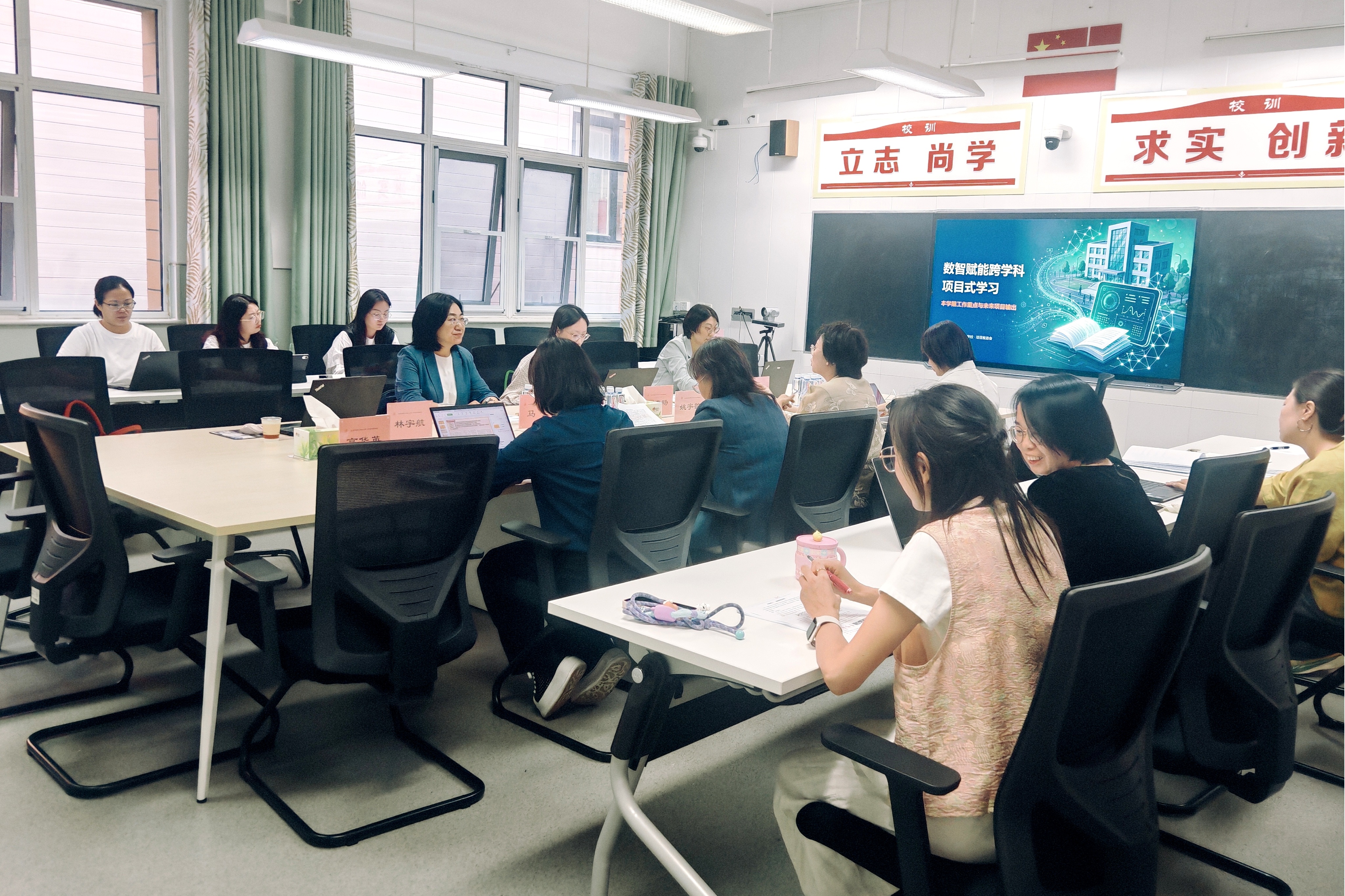 图 1活动现场图.jpg